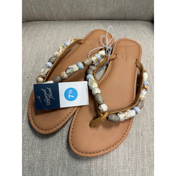 NWT Ladies Universal Thread Tan Cindy Beaded Flip Flops - Size 7.5 - Picture 1 of 4